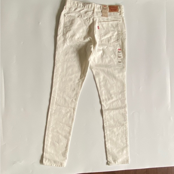 Levi’s Size 30 X 32 Women’s Mid Rise Tummy Slimming Shapes Hip And Thigh… - Picture 8 of 8